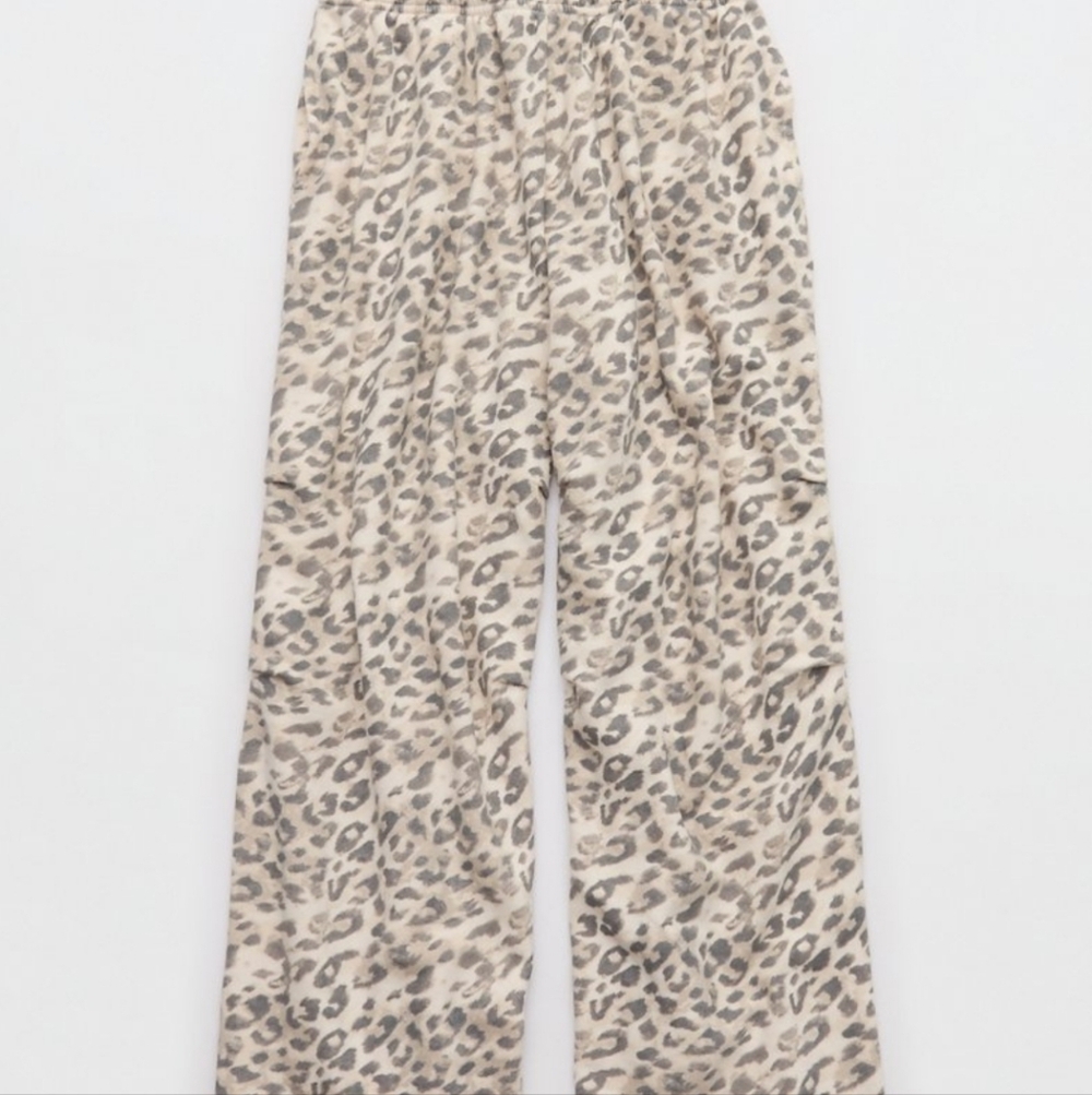 Aerie go-to slouchy sweatpant